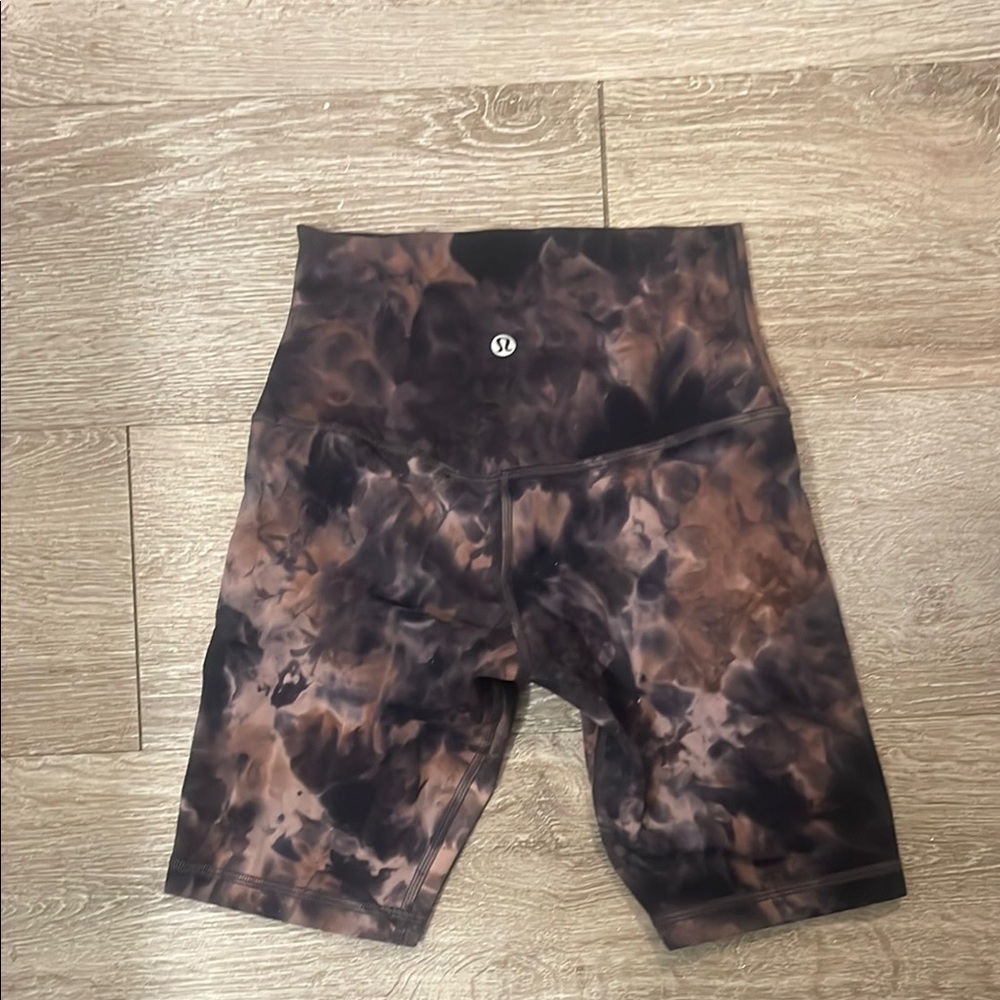 Lululemon Women's Tie-Dye Shorts